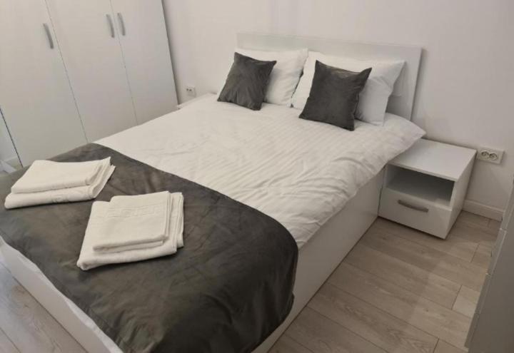 Apartament De Lux Bacau Exterior photo